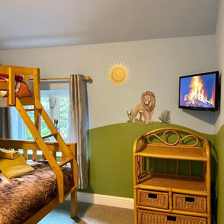 Squirrel Barn Villa Milwich Ngoại thất bức ảnh