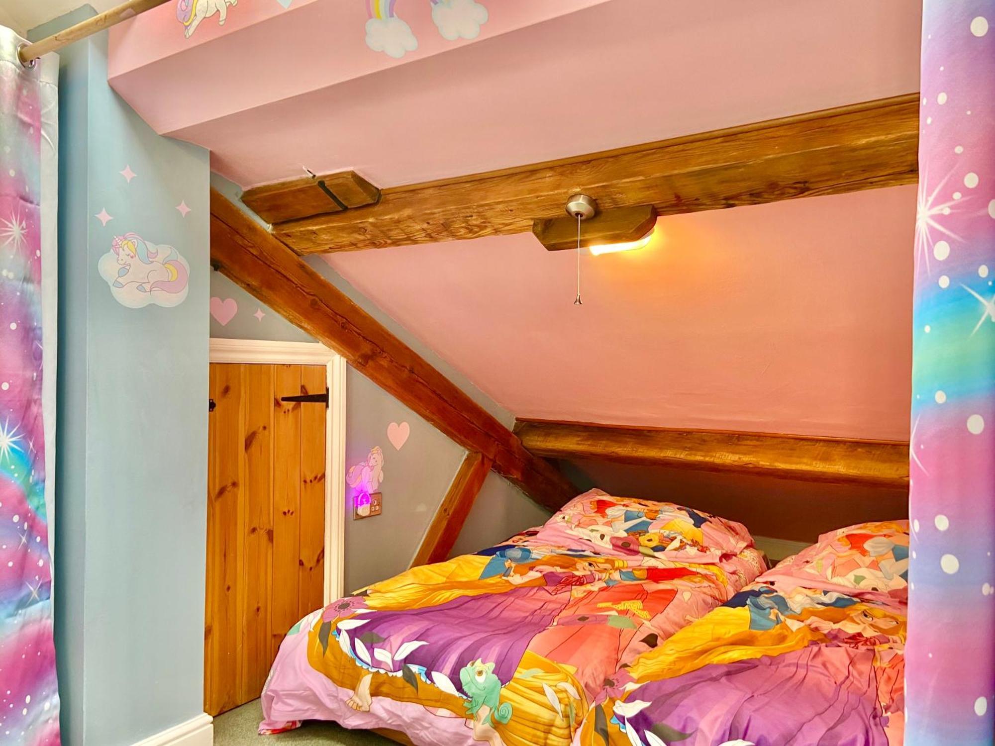 Squirrel Barn Villa Milwich Ngoại thất bức ảnh