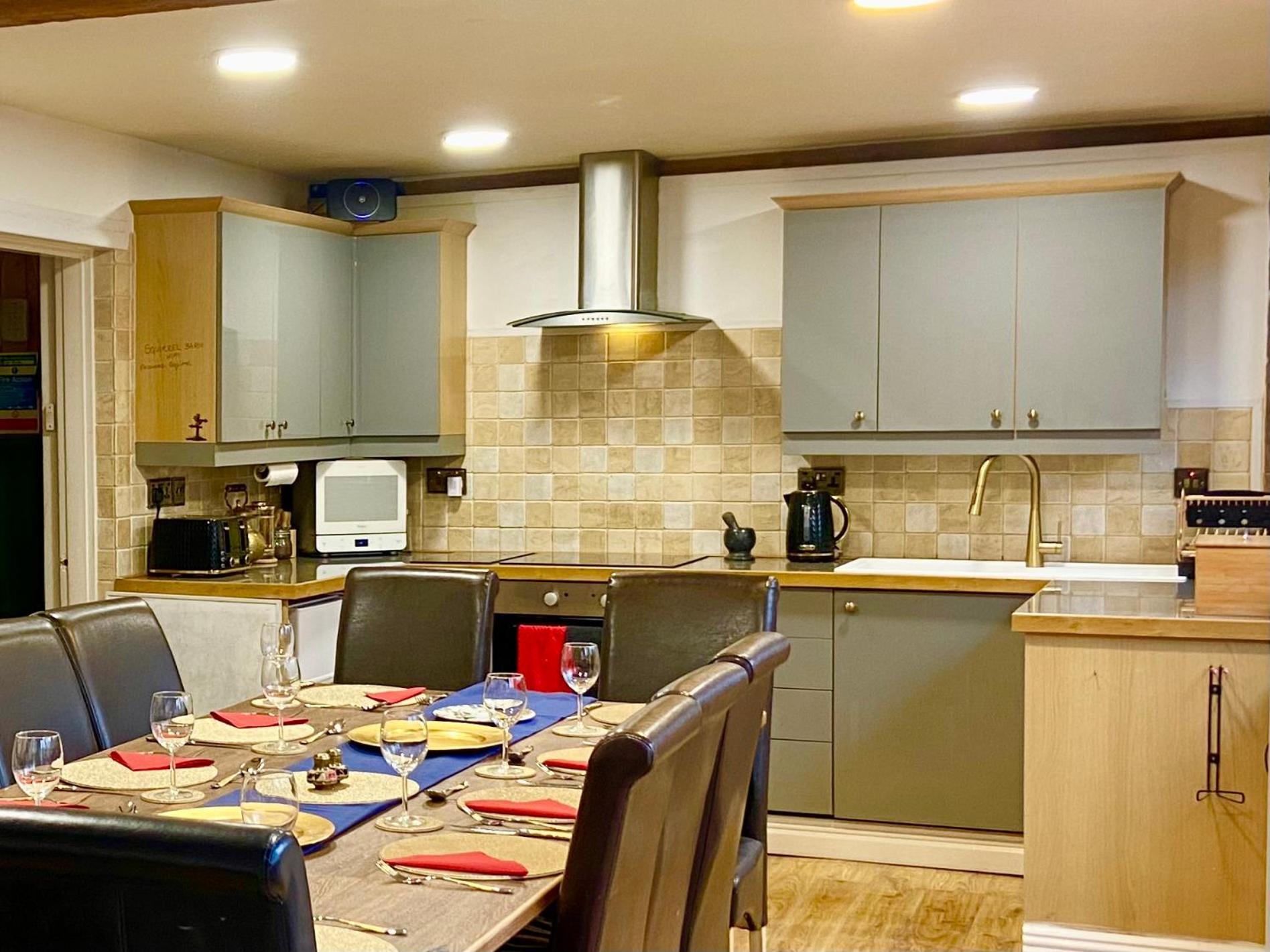 Squirrel Barn Villa Milwich Ngoại thất bức ảnh