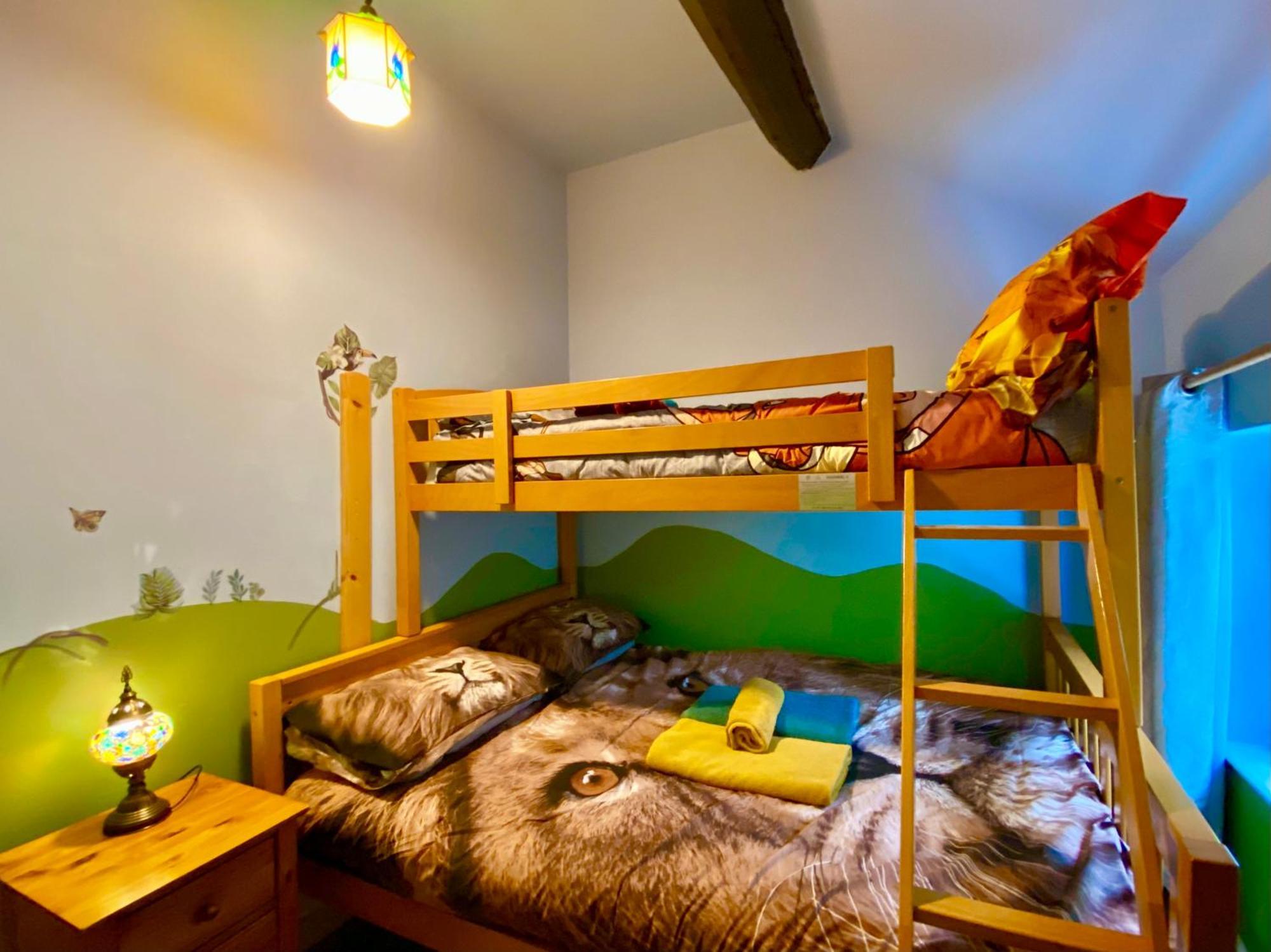 Squirrel Barn Villa Milwich Ngoại thất bức ảnh